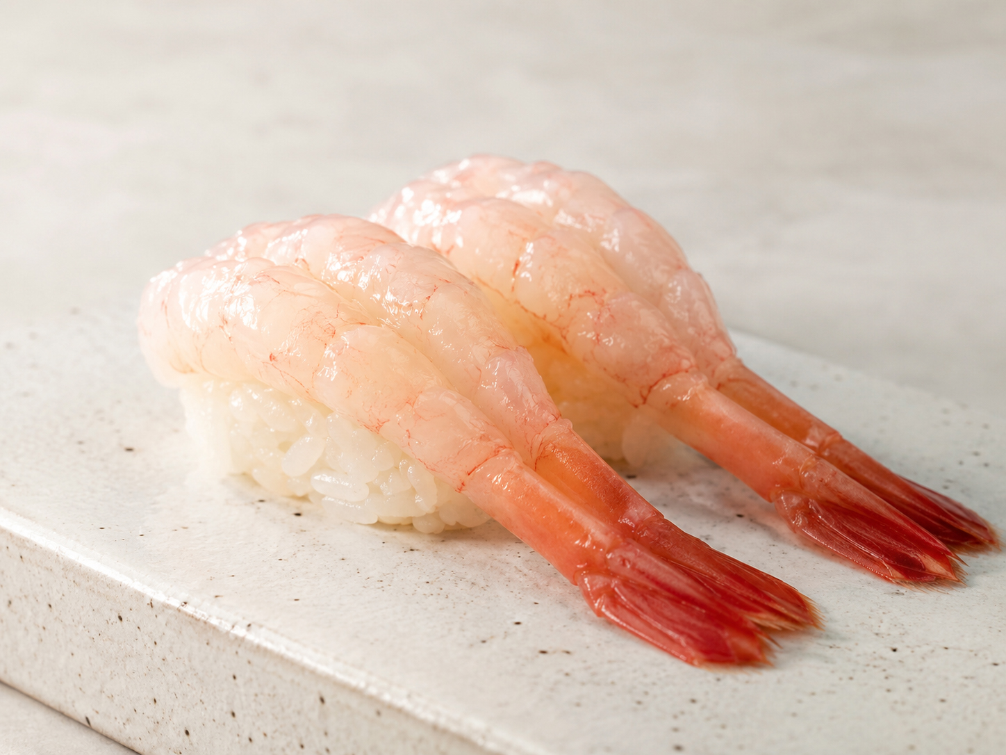 甘海老のやわらかな甘みを感じる握り寿司