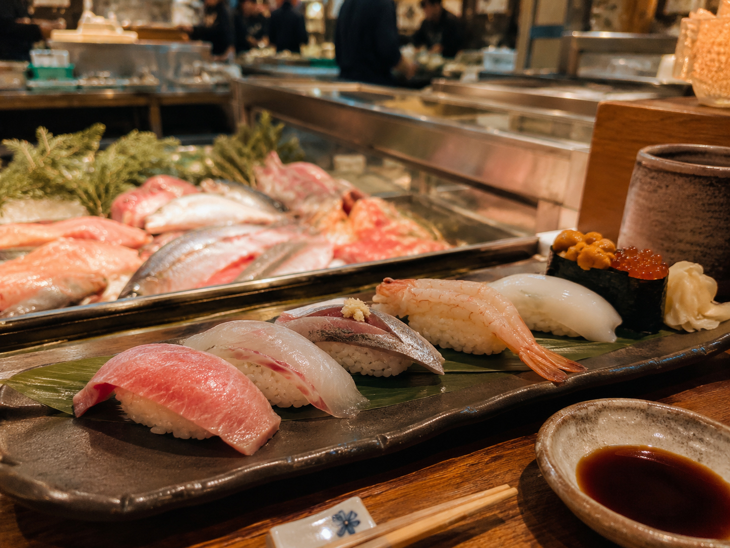 近江町市場の魚と金沢の寿司を感じる構図